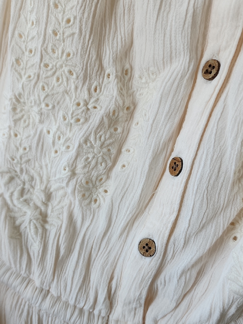 AE Cream Romper Xs - Picture 10 of 12
